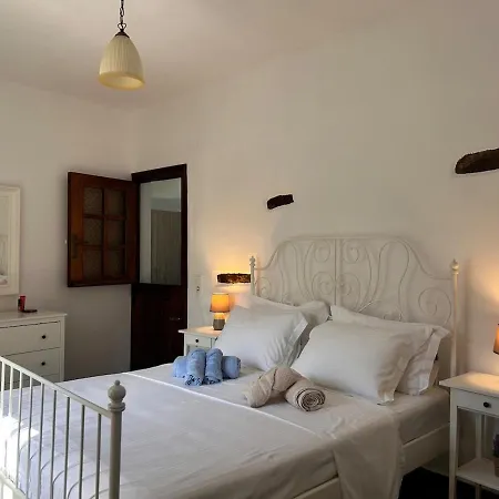 Holiday home Grandpa Simos' Traditional Agios Romanos