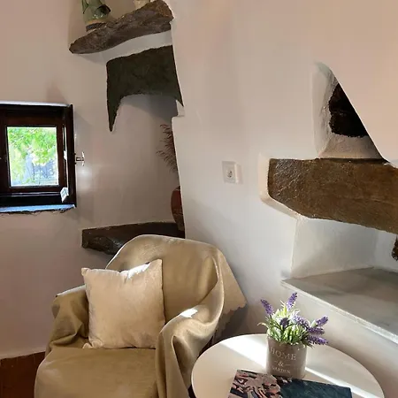 Holiday home Grandpa Simos' Traditional Agios Romanos